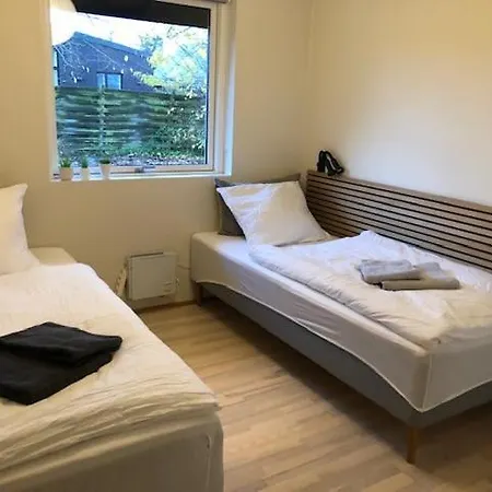 Semesterbostad House With Sea View, Private Area, Garden, 3 Bedrooms, Free Wifi And Parking *